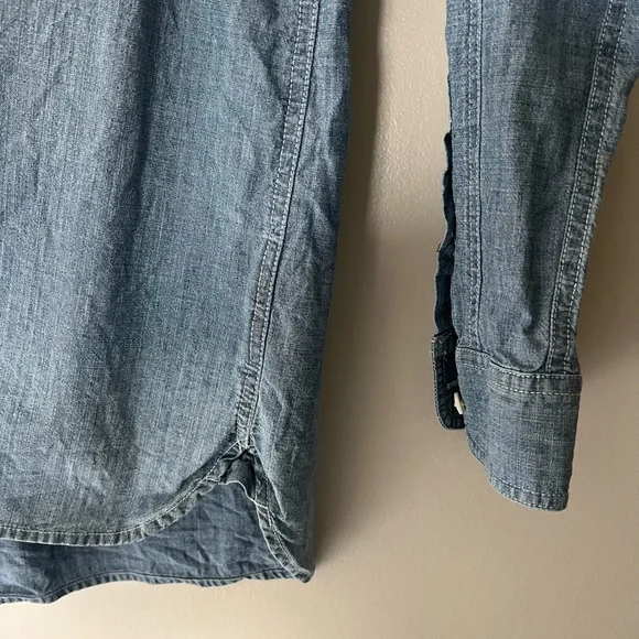 Madewell Chambray Classic Ex-Boyfriend Shirt in Mazzy Wash - Picture 8 of 11